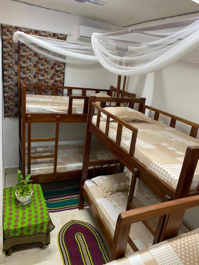 Sanaa Hostel Zanzibar Buitenkant foto