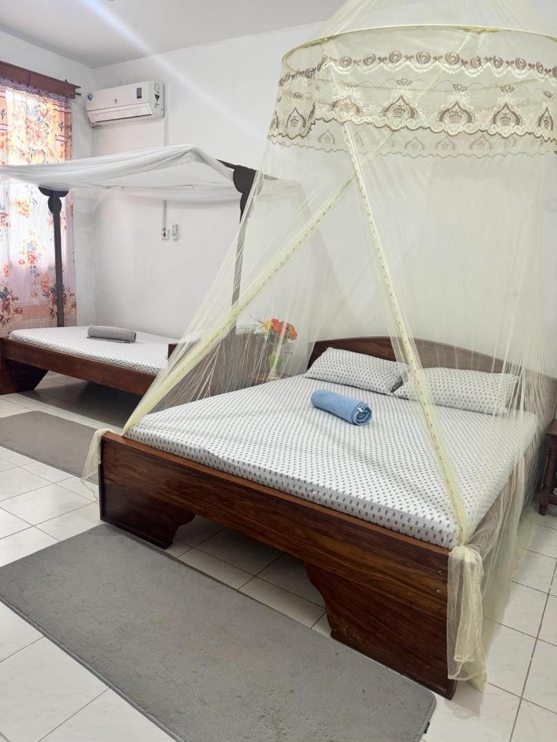 Sanaa Hostel Zanzibar Buitenkant foto