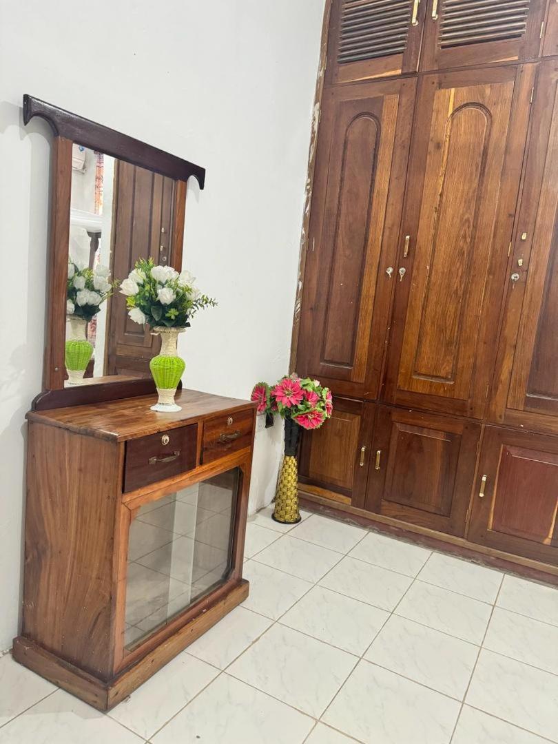 Sanaa Hostel Zanzibar Buitenkant foto