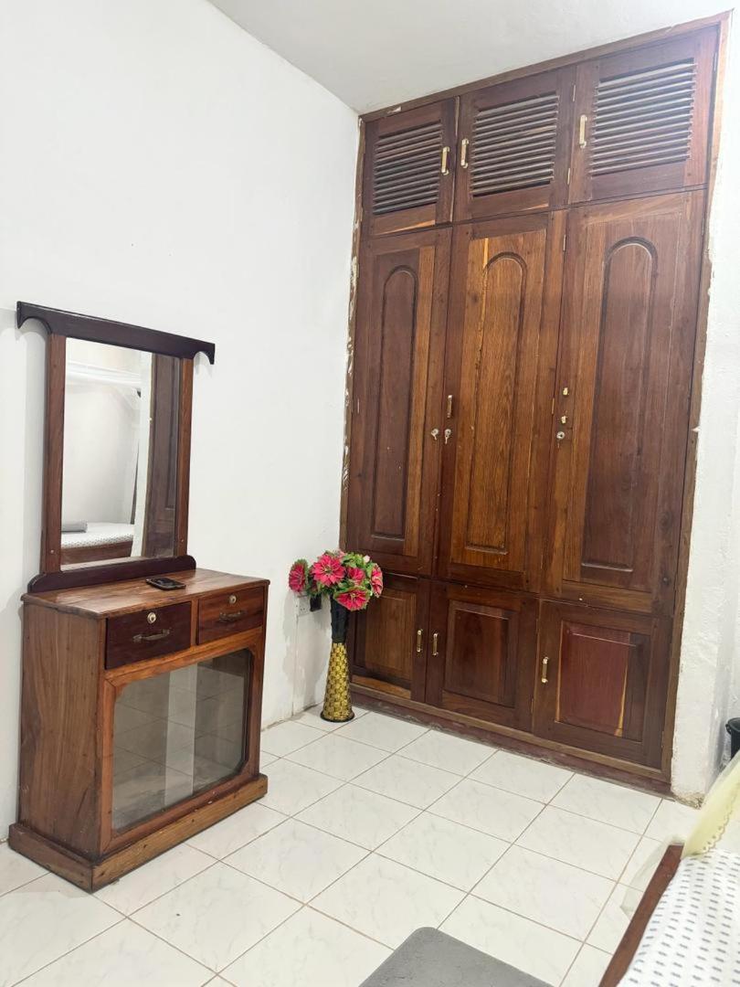 Sanaa Hostel Zanzibar Buitenkant foto
